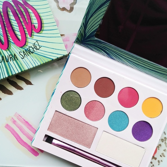 Laura Sanchez Other - Laura Sanchez Moods Eyeshadow & Highlight Palette